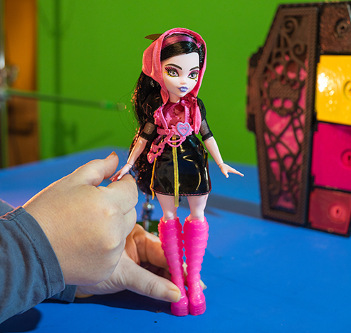 Stopmotion Toy Animation: Monster High Draculaura Doll On Set