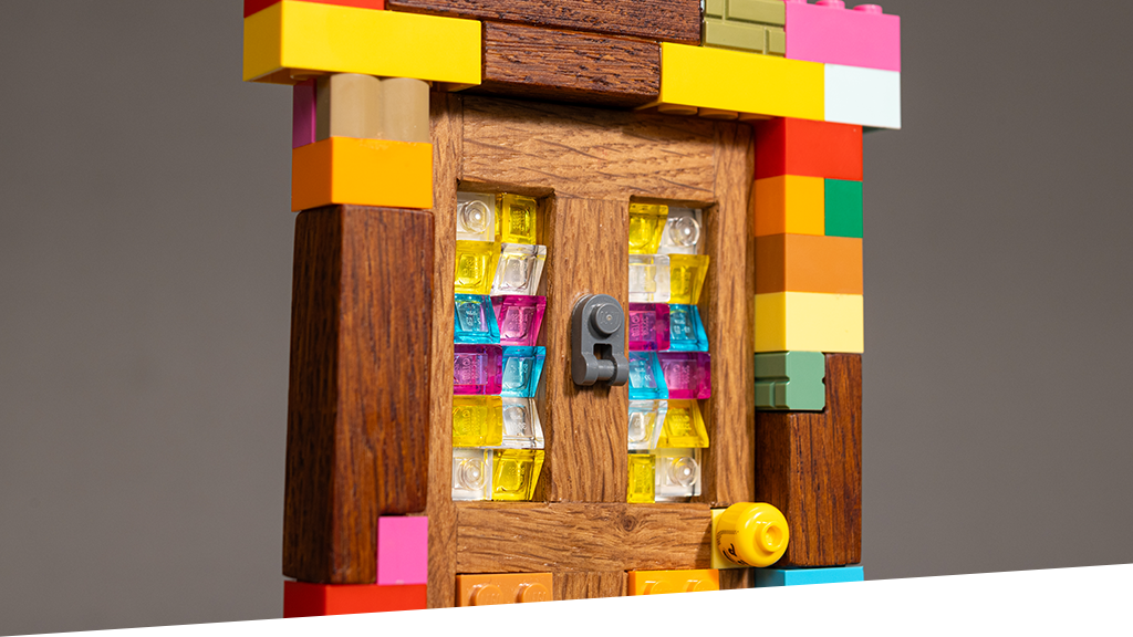 Modelmaking miniatures: Lego Store entrance close up